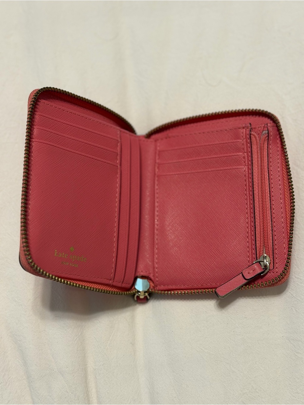 Kate Spade Pink Leather Wallet Feminine Designer Everyday Luxury Wallet - Picture 3 of 3